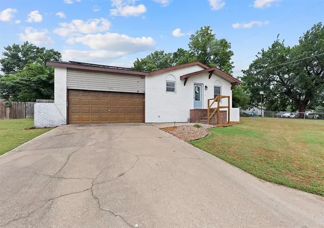 1st image of 2223 Garfield Ave, Baxter Springs, KS 66713 | MLS# 2634803