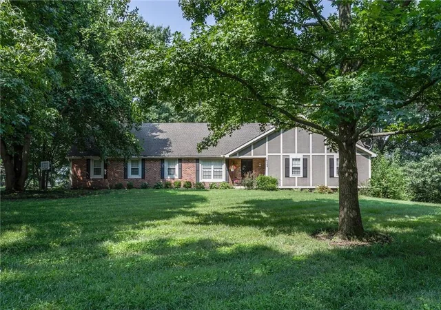 Photo 2 of Sale Pending at 16040 Outlook Ave, Stilwell, KS 66085 | MLS# 2634804 | Listing updated on 2026-09-27