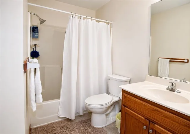 Photo 4 of House for sale at 5133 Woodland Dr, Shawnee, KS 66218 | MLS# 2634807 | Listing updated on 2026-08-27