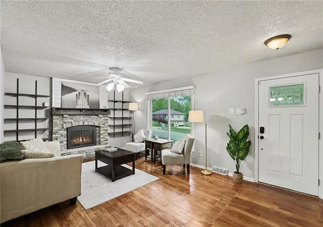 Photo 3 of Sale Pending at 518 S Franklin St, Raymore, MO 64083 | MLS# 2634815 | Listing updated on 2026-09-03