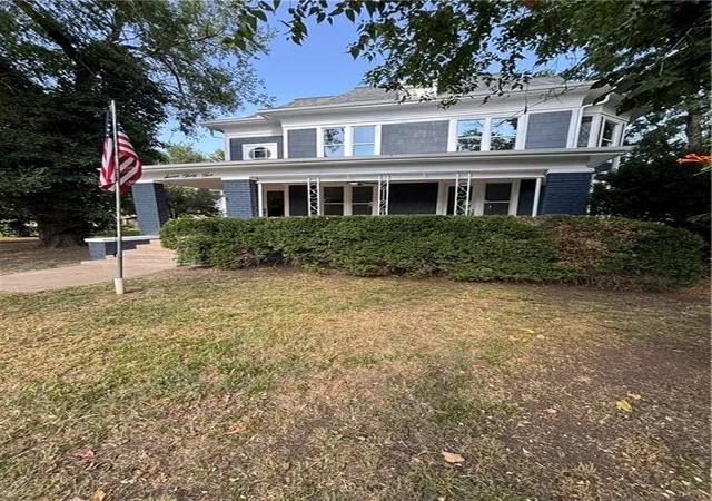 1st image of 735 S Crawford St, Fort Scott, KS 66701 | MLS# 2634825
