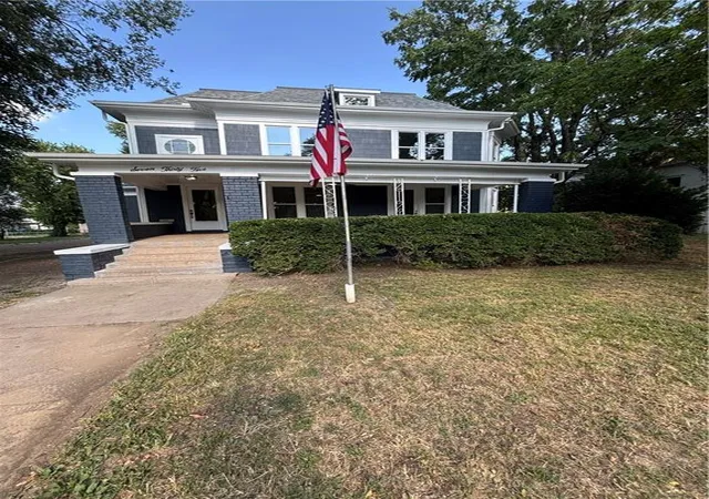 2nd image of 735 S Crawford St, Fort Scott, KS 66701 | MLS# 2634825
