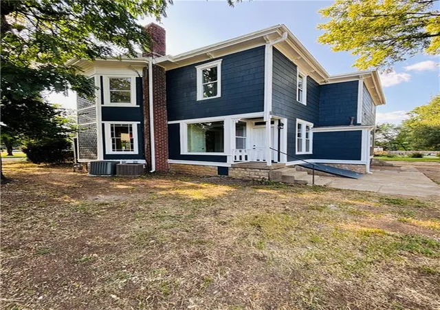 4th image of 735 S Crawford St, Fort Scott, KS 66701 | MLS# 2634825