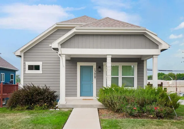 Photo 1 of Sale Pending at 1300 Armstrong Ave, Kansas City, KS 66102 | MLS# 2634828 | Listing updated on 2026-08-17