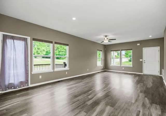 Photo 3 of Sale Pending at 1300 Armstrong Ave, Kansas City, KS 66102 | MLS# 2634828 | Listing updated on 2026-08-17