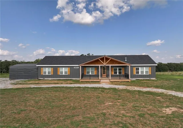 2nd image of 9735 S 325 Rd, El Dorado Springs, MO 64744 | MLS# 2634830