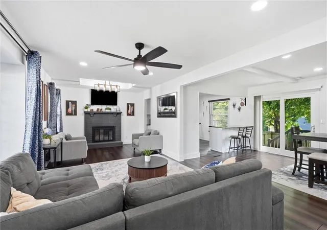image of 12727 W 100th St, Lenexa, KS 66215 | MLS# 2634838