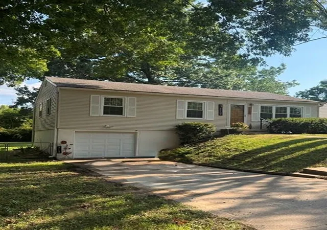 Photo 3 of Sale Pending at 6307 Rowland Ave, Kansas City, KS 66104 | MLS# 2634839 | Listing updated on 2026-08-08