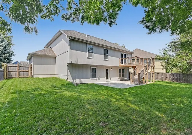 Photo 2 of Sale Pending at 1221 Sw Nagona Ln, Lees Summit, MO 64082 | MLS# 2634851 | Listing updated on 2026-09-04