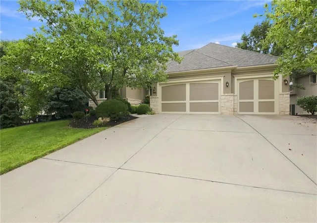 2nd image of 13117 Reeds St, Overland Park, KS 66209 | MLS# 2634861