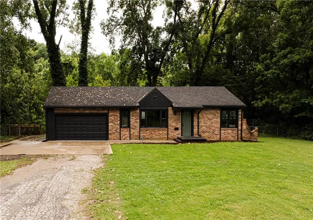 1st image of 18405 E Truman Rd, Independence, MO 64057 | MLS# 2634867