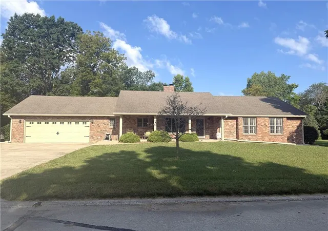 1st image of 2106 Oaklawn Dr, Chillicothe, MO 64601 | MLS# 2634882