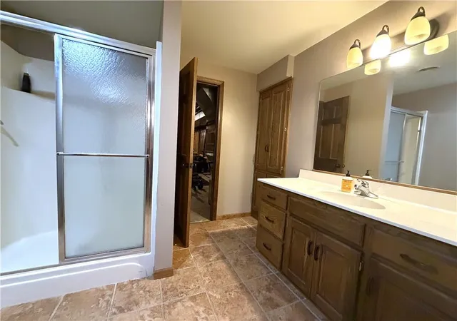 37th image of 2106 Oaklawn Dr, Chillicothe, MO 64601 | MLS# 2634882