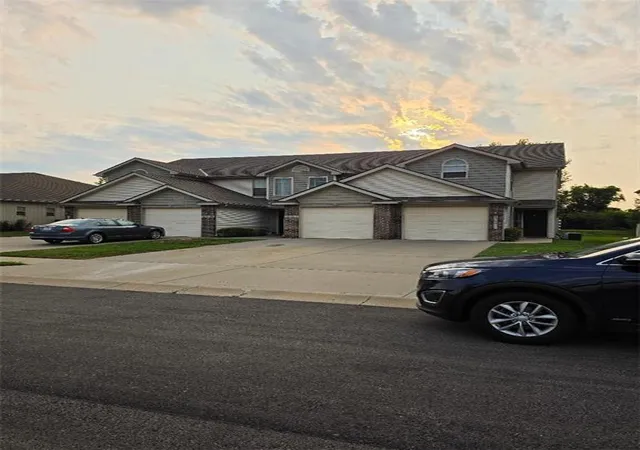 Photo 2 of Multi family home for sale at 12325 12327 12335 12337 Nw Fox Crk Dr, Platte City, MO 64079 | MLS# 2634885 | Listing updated on 2026-08-05