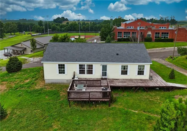 3rd image of 705 Main St, De Kalb, MO 64440 | MLS# 2634887
