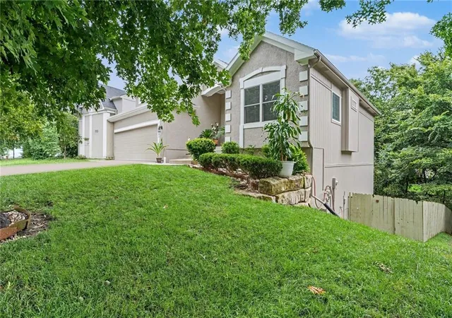 Photo 4 of Single family home for sale at 5821 Bedford Ave, Kansas City, MO 64151 | MLS# 2634889 | Listing updated on 2026-08-22