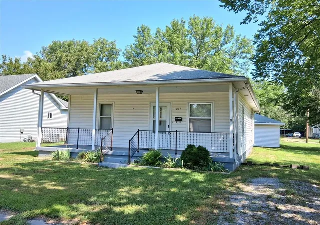 1st image of 1017 E 14th St, Pittsburg, KS 66762 | MLS# 2634890