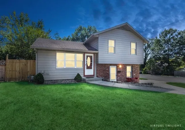 Photo 3 of Sale Pending at 8617 W 92nd Street, Overland Park, KS 66212 | MLS# 2634891 | Listing updated on 2026-08-18