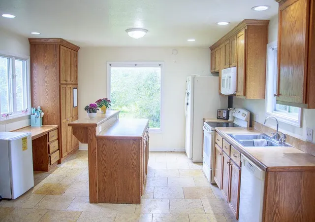 Photo 2 of Single family home for sale at 1926 Garland St, Leavenworth, KS 66048 | MLS# 2634894 | Listing updated on 2026-10-03