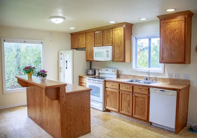 Photo 3 of Single family home for sale at 1926 Garland St, Leavenworth, KS 66048 | MLS# 2634894 | Listing updated on 2026-10-03