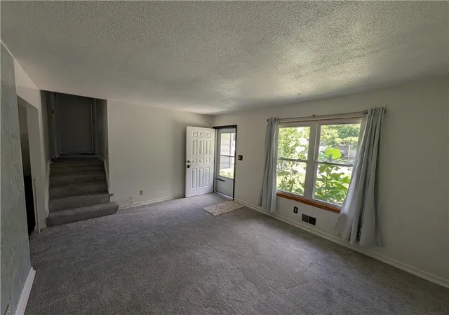 2nd image of 8 Nw Noel St, Lees Summit, MO 64063 | MLS# 2634896