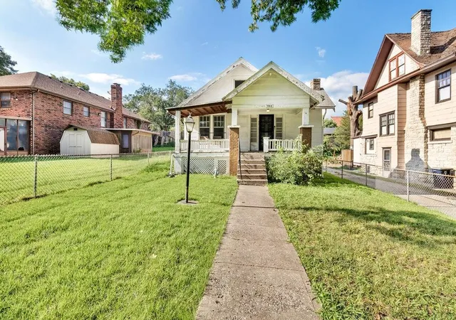 2nd image of 3908 Norledge Ave, Kansas City, MO 64123 | MLS# 2634898