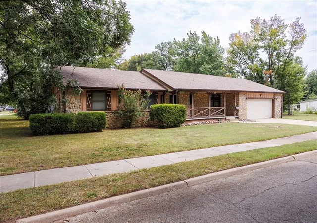 1st image of 624 N 15th St, Independence, KS 67301 | MLS# 2634911