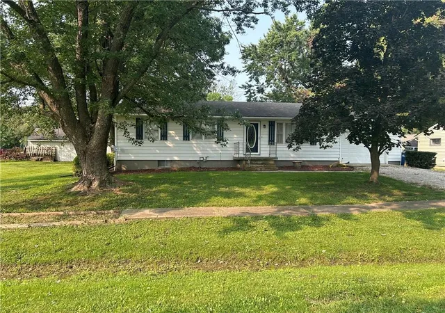 Photo 1 of Single family home for sale at 305 Fir St, Garden City, MO 64747 | MLS# 2634923 | Listing updated on 2026-08-05