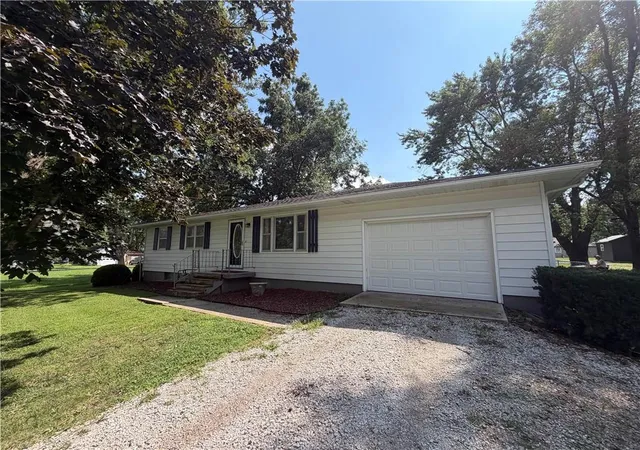 Photo 2 of Single family home for sale at 305 Fir St, Garden City, MO 64747 | MLS# 2634923 | Listing updated on 2026-08-05