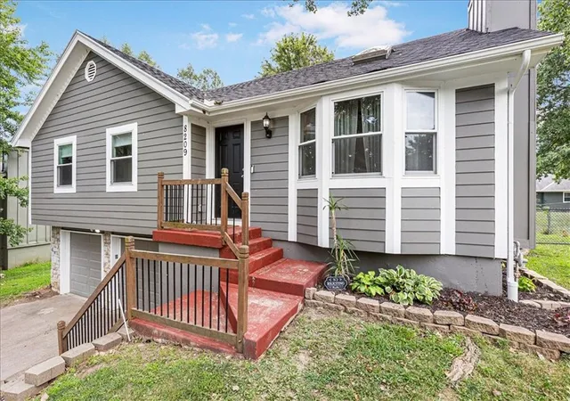 Photo 4 of Single family home for sale at 8209 NW 79th Terrace, Kansas City, MO 64152 | MLS# 2634928 | Listing updated on 2026-08-26