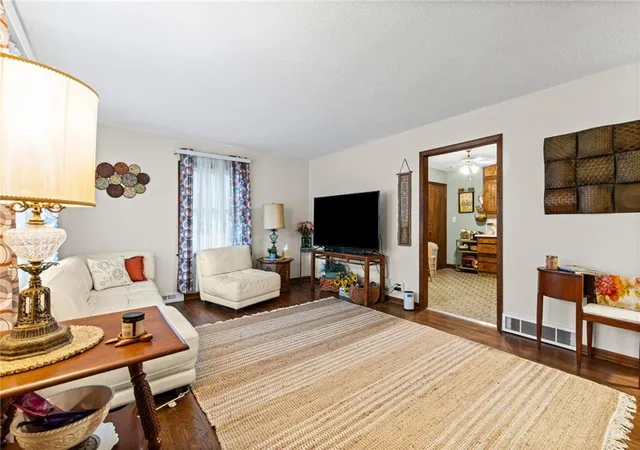 5th image of 2507 Maple Ave, Leavenworth, KS 66048 | MLS# 2634931