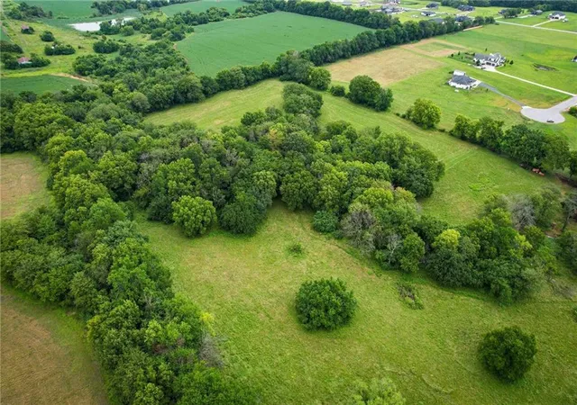 11th image of 31000 E Pollard Pl, Lone Jack, MO 64086 | MLS# 2634949