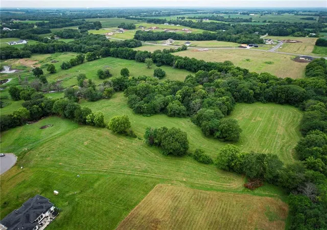 4th image of 31000 E Pollard Pl, Lone Jack, MO 64086 | MLS# 2634949