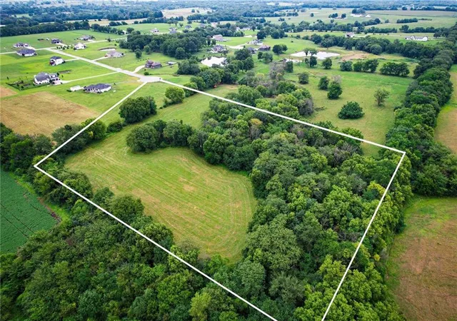 5th image of 31000 E Pollard Pl, Lone Jack, MO 64086 | MLS# 2634949