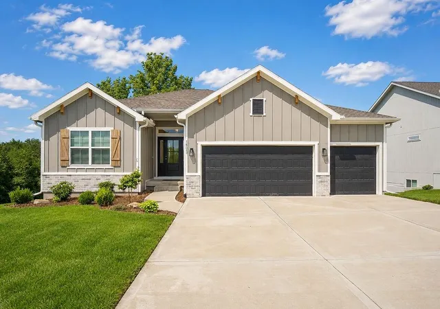 Photo 1 of Sale Pending at 16055 Nw 123rd Street, Platte City, MO 64079 | MLS# 2634953 | Listing updated on 2026-08-28