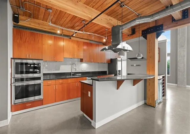 Photo 4 of Condo for sale at 210 W 5th Street #101, Kansas City, MO 64105 | MLS# 2634964 | Listing updated on 2026-08-23