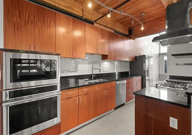 Photo 5 of Condo for sale at 210 W 5th Street #101, Kansas City, MO 64105 | MLS# 2634964 | Listing updated on 2026-08-23