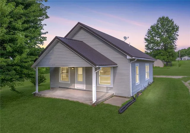 Photo 1 of Single family home for sale at 304 4th Street, Pattonsburg, MO 64670 | MLS# 2634965 | Listing updated on 2026-08-10