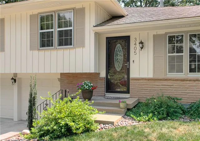 Photo 3 of Sale Pending at 3405 Ne 49th Terrace, Kansas City, MO 64119 | MLS# 2634972 | Listing updated on 2026-08-23
