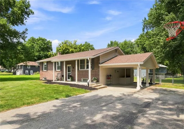2nd image of 202 South St, Lathrop, MO 64465 | MLS# 2634983