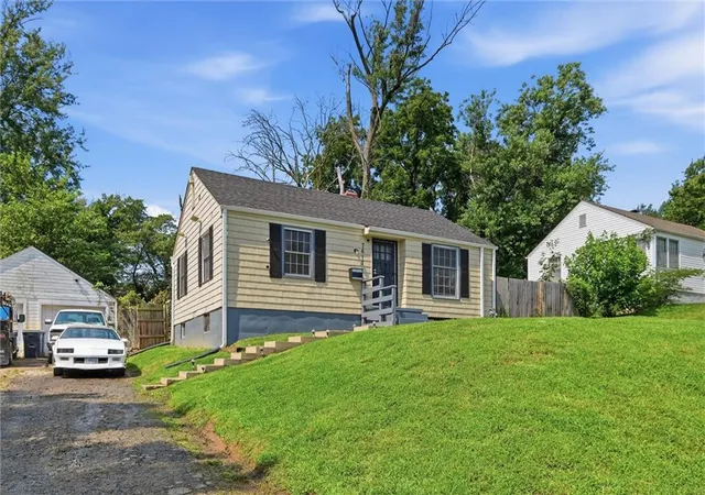 Photo 2 of Single family home for sale at 7617 Sni A Bar Ter, Kansas City, MO 64129 | MLS# 2634991 | Listing updated on 2026-09-08