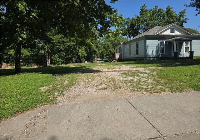 2nd image of 810 William St, Effingham, KS 66023 | MLS# 2634995