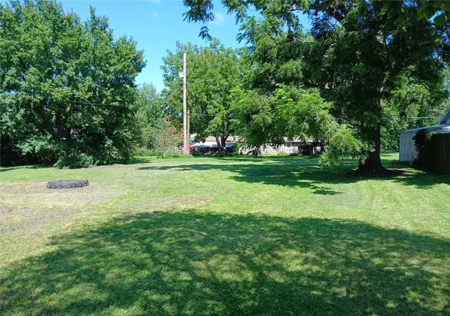 Photo 3 of Single family home for sale at 810 William St, Effingham, KS 66023 | MLS# 2634995 | Listing updated on 2026-09-01