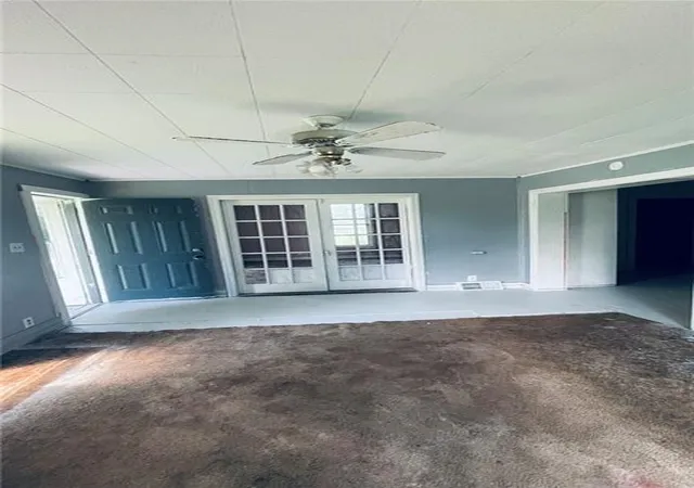 Photo 3 of Single family home for sale at 810 William St, Effingham, KS 66023 | MLS# 2634995 | Listing updated on 2026-09-01
