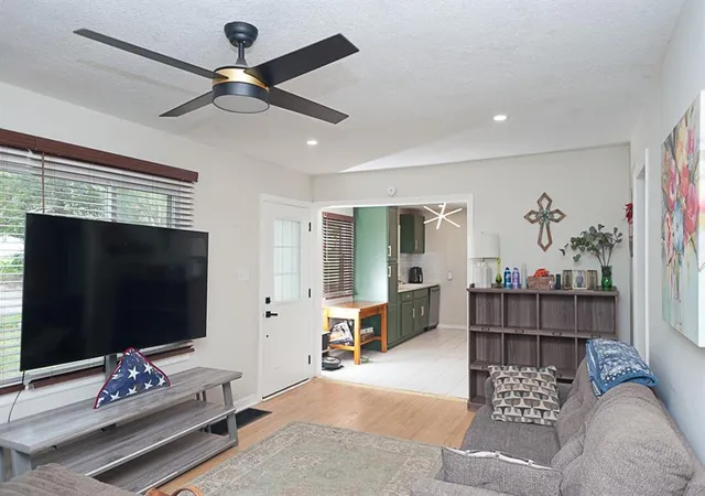 Photo 2 of Sale Pending at 10813 E 58th Terrace, Raytown, MO 64133 | MLS# 2635007 | Listing updated on 2026-09-04