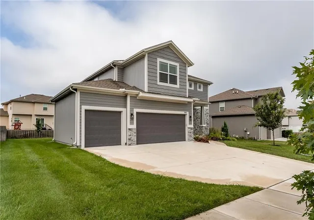 1st image of 28601 W 162Nd St, Gardner, KS 66030 | MLS# 2635008