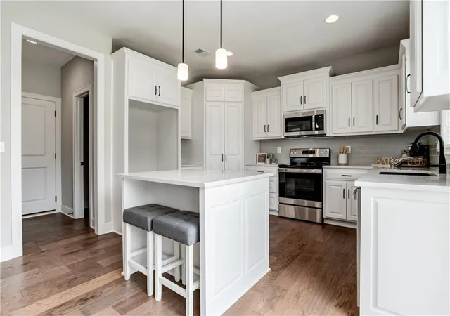 2nd image of 28601 W 162Nd St, Gardner, KS 66030 | MLS# 2635008