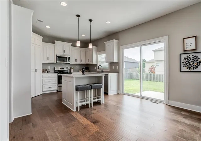 4th image of 28601 W 162Nd St, Gardner, KS 66030 | MLS# 2635008