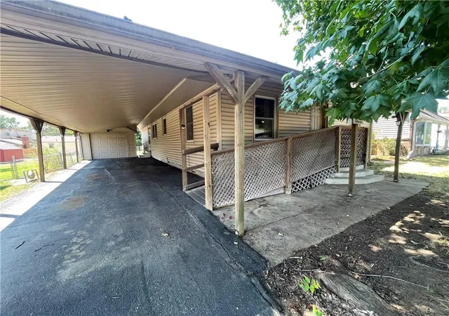 Photo 3 of Sale Pending at 1311 W 1st Street, Coffeyville, KS 67337 | MLS# 2635011 | Listing updated on 2026-08-16