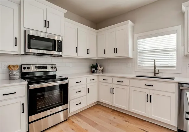Photo 3 of Single family home for sale at 28501 W 161st Terrace, Gardner, KS 66030 | MLS# 2635027 | Listing updated on 2026-08-05